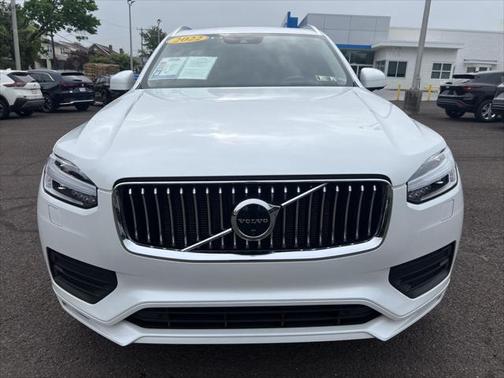 2022 Volvo XC90 T6 Momentum