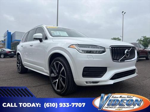 2022 Volvo XC90 T6 Momentum