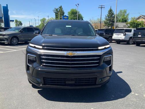 Mosaic Black Metallic 2026 Chevrolet Traverse High Country