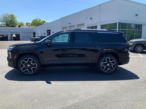 Mosaic Black Metallic 2026 Chevrolet Traverse High Country