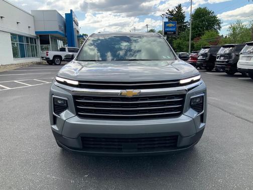 Sterling Gray Metallic 2026 Chevrolet Traverse LT