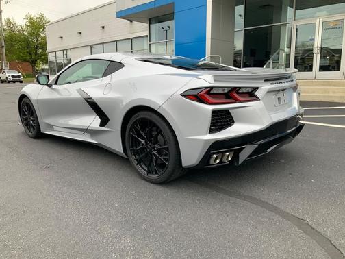 Blade Silver Metallic 2026 Chevrolet Corvette Stingray w/1LT