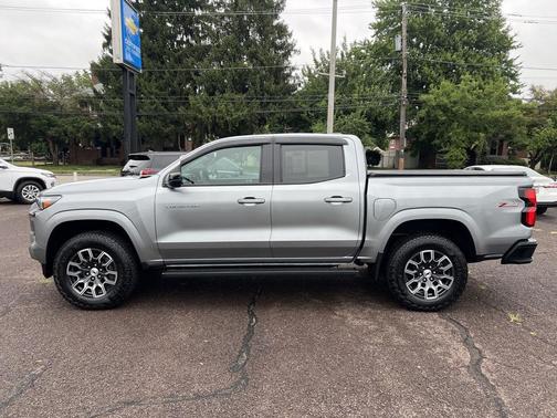 Sterling Gray Metallic 2023 Chevrolet Colorado Z71