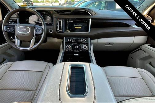 White Frost Tricoat 2023 GMC Yukon Denali