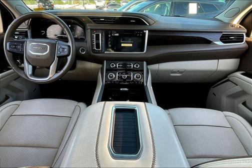 White Frost Tricoat 2023 GMC Yukon Denali