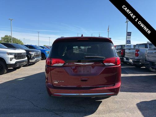 Velvet Red Pearlcoat 2018 Chrysler Pacifica Touring-L Plus