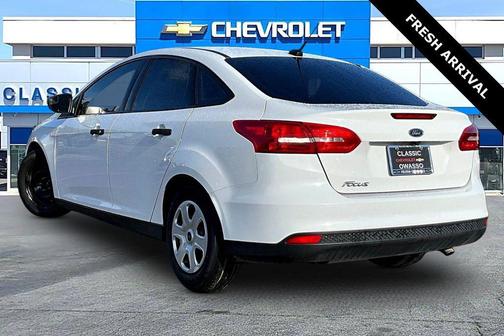 OXFORD WHITE 2018 Ford Focus SE