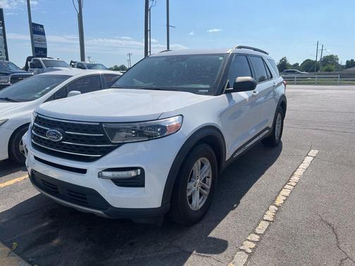 OXFORD WHITE 2023 Ford Explorer XLT