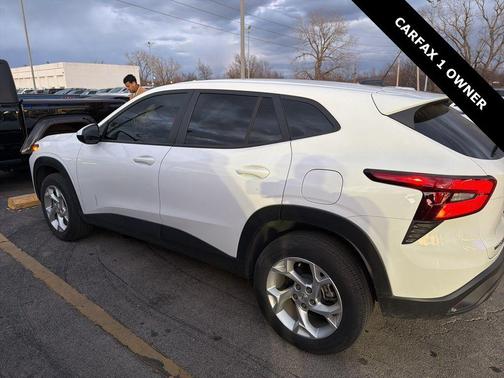 2025 Chevrolet Trax LS