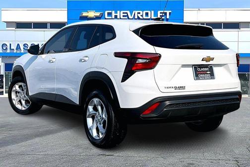 2025 Chevrolet Trax LS