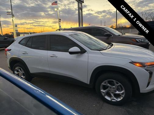 2025 Chevrolet Trax LS