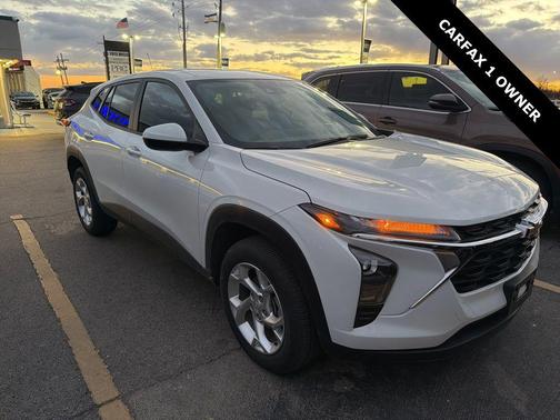 2025 Chevrolet Trax LS