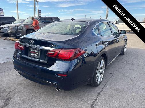 2017 INFINITI Q70L 3.7X