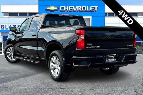 2023 Chevrolet Silverado 1500 Custom