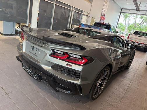 Hypersonic Gray Metallic 2023 Chevrolet Corvette Z06