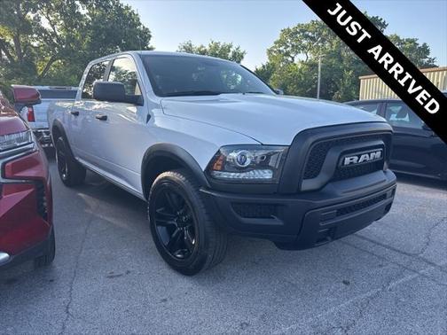 2024 RAM 1500 Classic Warlock Crew Cab 4x2 5'7' Box