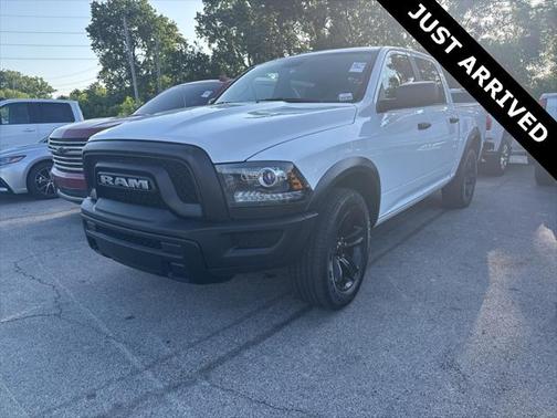 2024 RAM 1500 Classic Warlock Crew Cab 4x2 5'7' Box