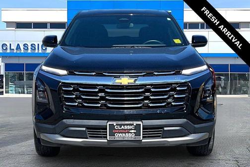 Mosaic Black Metallic 2025 Chevrolet Equinox 1LT