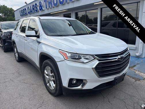 Summit White 2019 Chevrolet Traverse LT Cloth