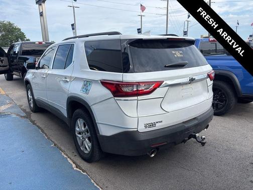 Summit White 2019 Chevrolet Traverse LT Cloth