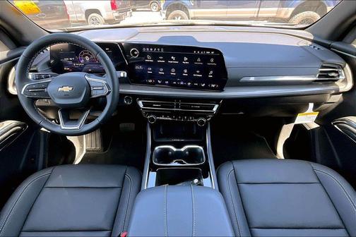 Mosaic Black Metallic 2026 Chevrolet Traverse LT