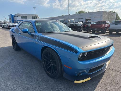 B5 Blue Pearlcoat 2023 Dodge Challenger R/T Scat Pack