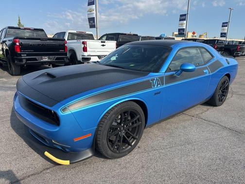 B5 Blue Pearlcoat 2023 Dodge Challenger R/T Scat Pack