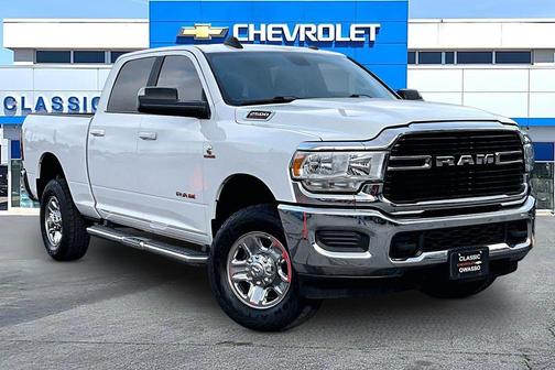 Bright White Clearcoat 2021 RAM 2500 Big Horn Crew Cab 4x4 6'4' Box