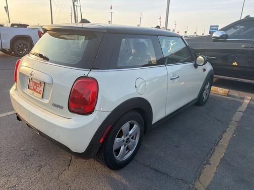 Pepper White 2015 MINI Hardtop Cooper