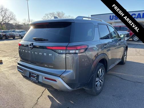 2022 Nissan Pathfinder SL 4WD