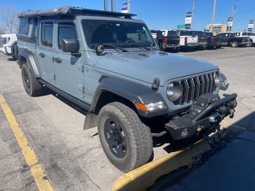 2024 Jeep Gladiator Sport