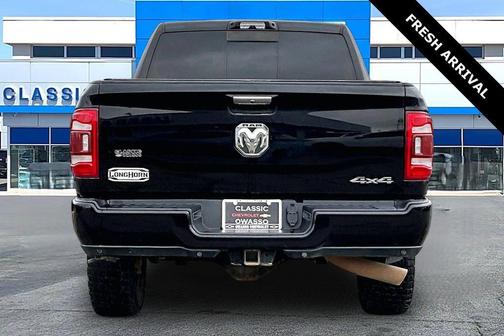Diamond Black Crystal Pearlcoat 2021 RAM 2500 Longhorn