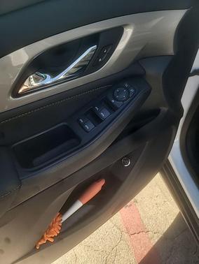 Summit White 2022 Chevrolet Traverse LT Leather