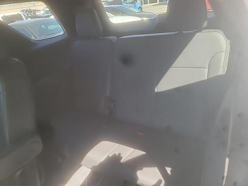 Summit White 2022 Chevrolet Traverse LT Leather