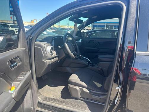 Black 2024 Chevrolet Colorado LT