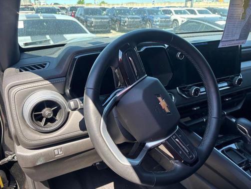 Black 2024 Chevrolet Colorado LT