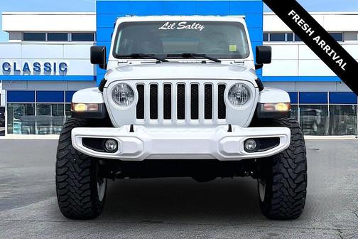 Bright White Clearcoat 2018 Jeep Wrangler Unlimited Sahara