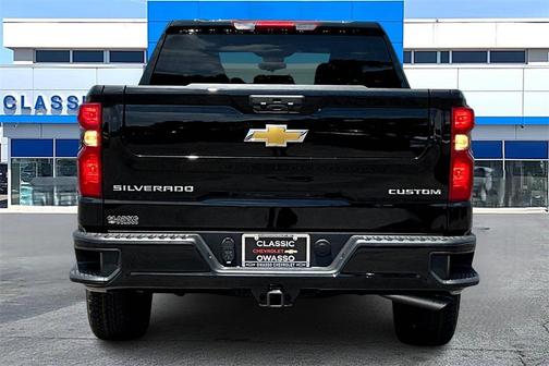 2025 Chevrolet Silverado 1500 Custom