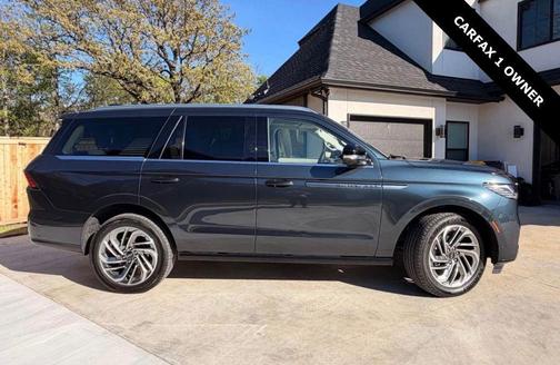 FLIGHT BLUE METALLIC CC 2025 Lincoln Navigator Reserve