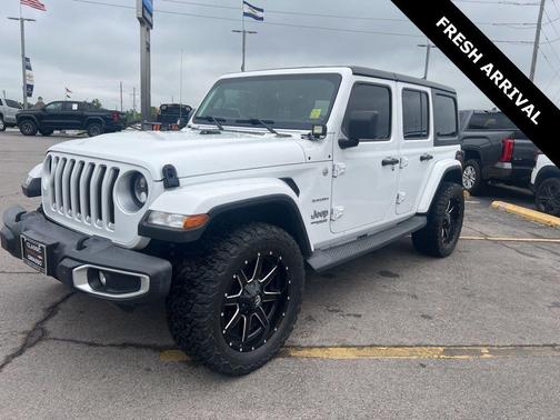 Bright White Clearcoat 2019 Jeep Wrangler Unlimited Sahara
