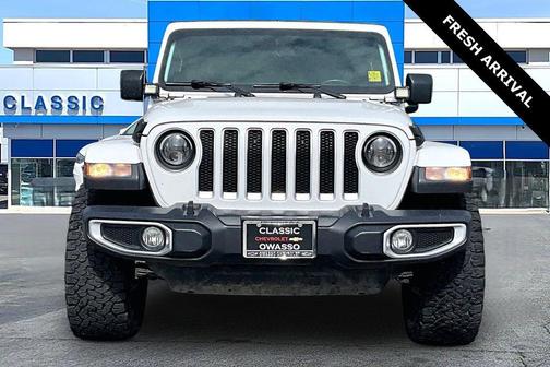 Bright White Clearcoat 2019 Jeep Wrangler Unlimited Sahara