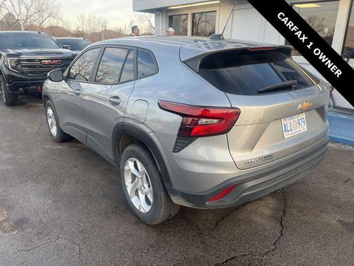 2025 Chevrolet Trax LS