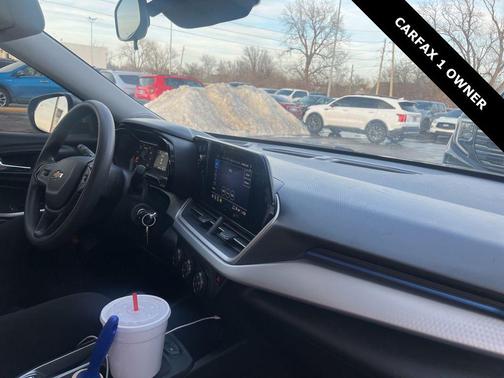 2025 Chevrolet Trax LS