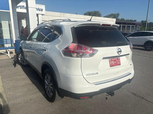 Glacier White 2016 Nissan Rogue SV