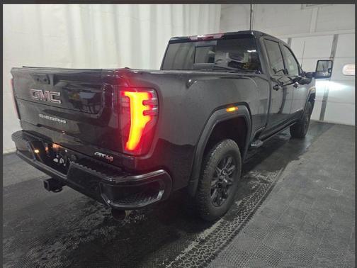 2024 GMC Sierra 2500 AT4