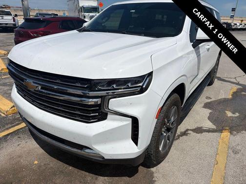 Summit White 2021 Chevrolet Suburban LT