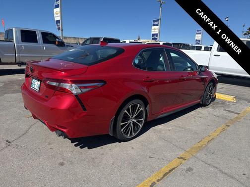 2020 Toyota Camry SE