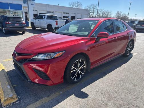 2020 Toyota Camry SE