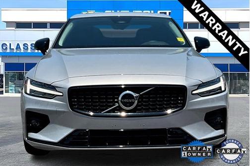 2024 Volvo S60 B5 Plus Dark Theme