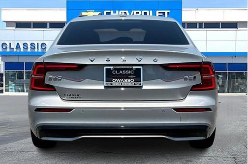 2024 Volvo S60 B5 Plus Dark Theme